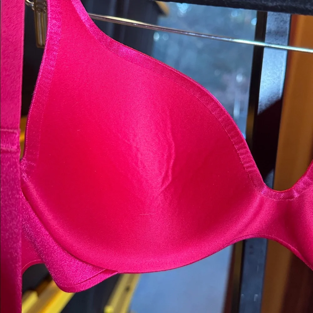 Victoria’s Secret Fuchsia Pink Lined Perfect Coverage Bra Size 34B Seamless - Picture 7 of 7